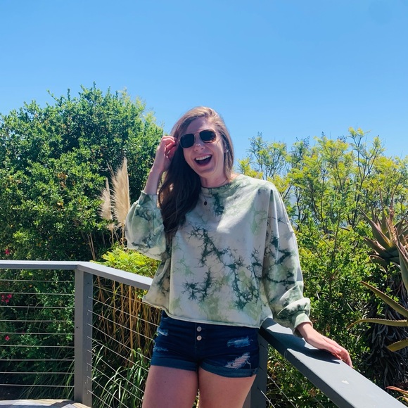 Meet your Posher, Jessica - Picture 2 of 4